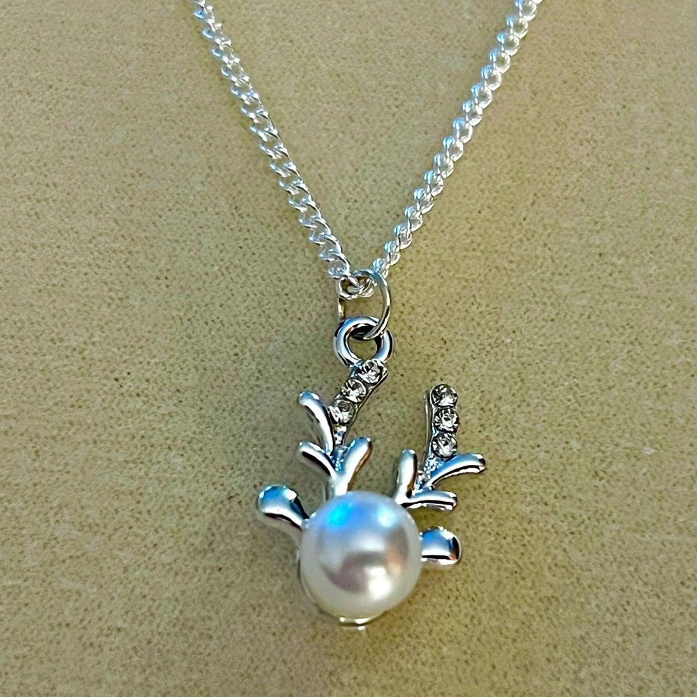 New Faux Pearl & Cubic Zirconia Reindeer Pendant On 925 Silver Chain Necklace